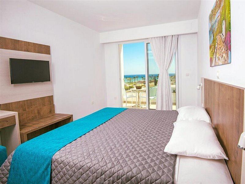 New Famagusta Hotel & Suites Agia Napa Exterior foto