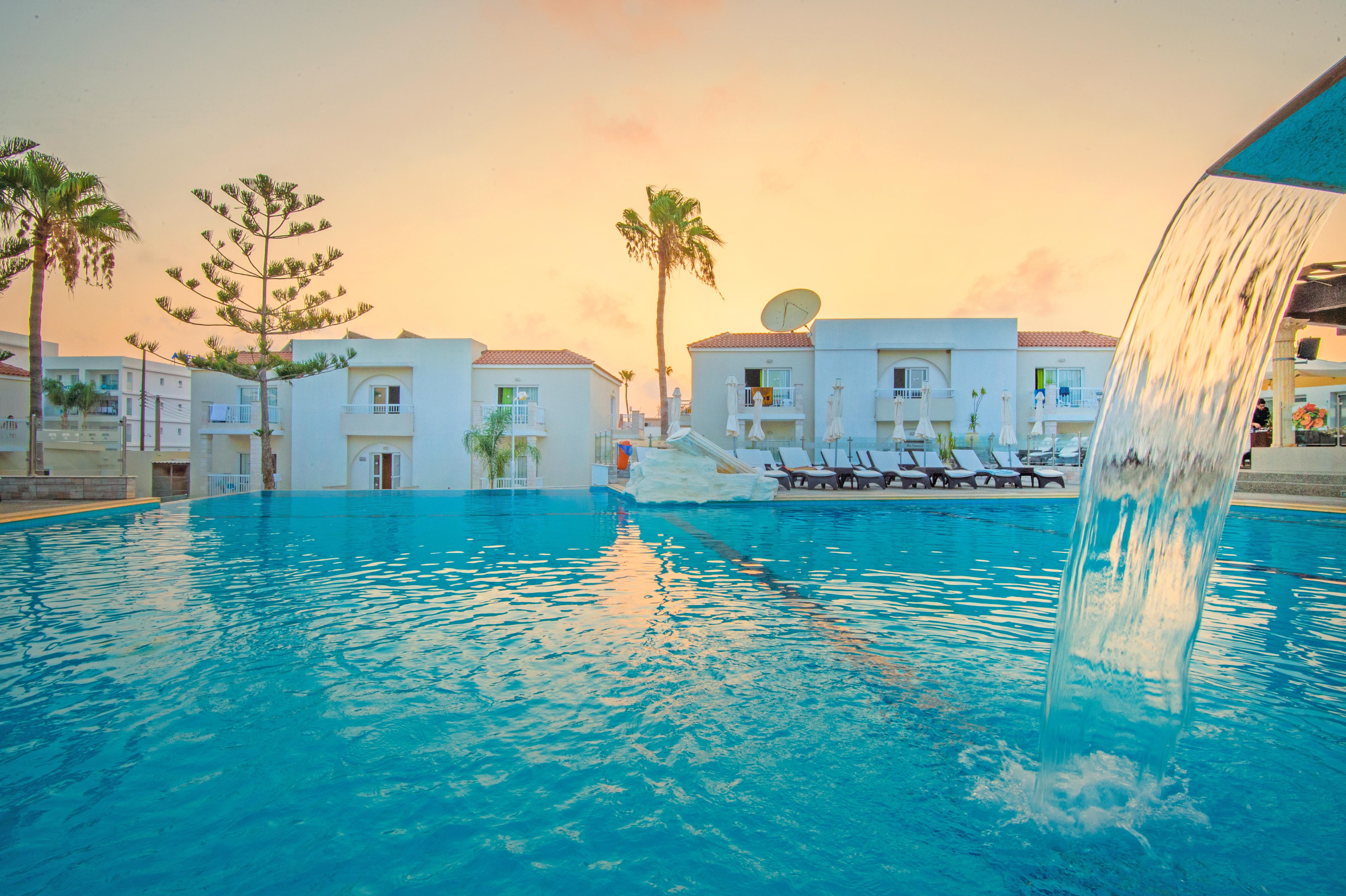 New Famagusta Hotel & Suites Agia Napa Exterior foto