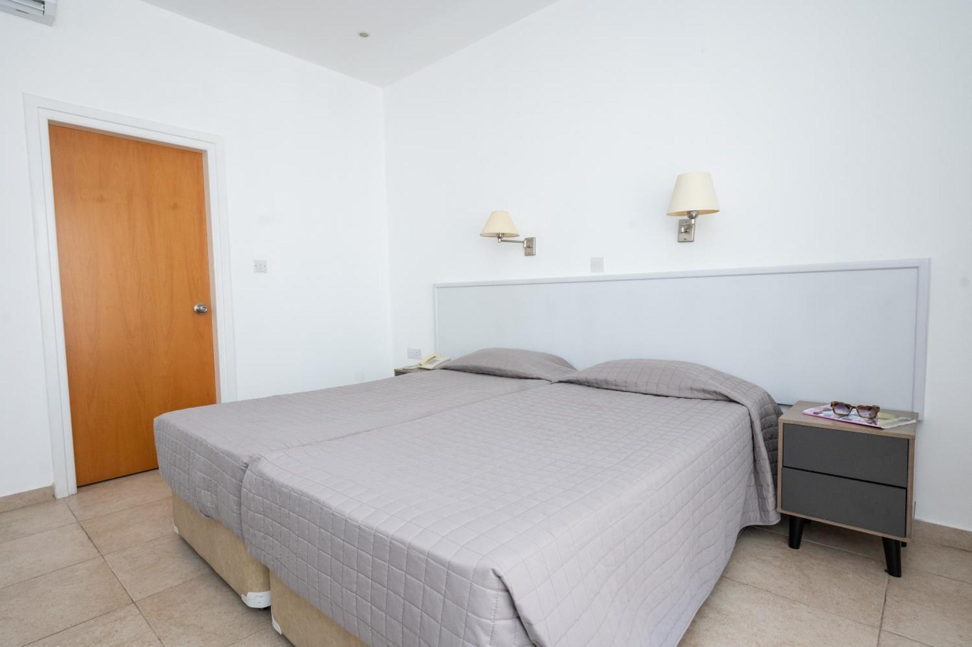 New Famagusta Hotel & Suites Agia Napa Exterior foto